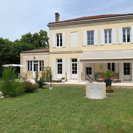 Ambares-et-Lagrave Batisse En Pierre XVII Siecle 115 M² Avec Terrasse 빌라 외부 사진
