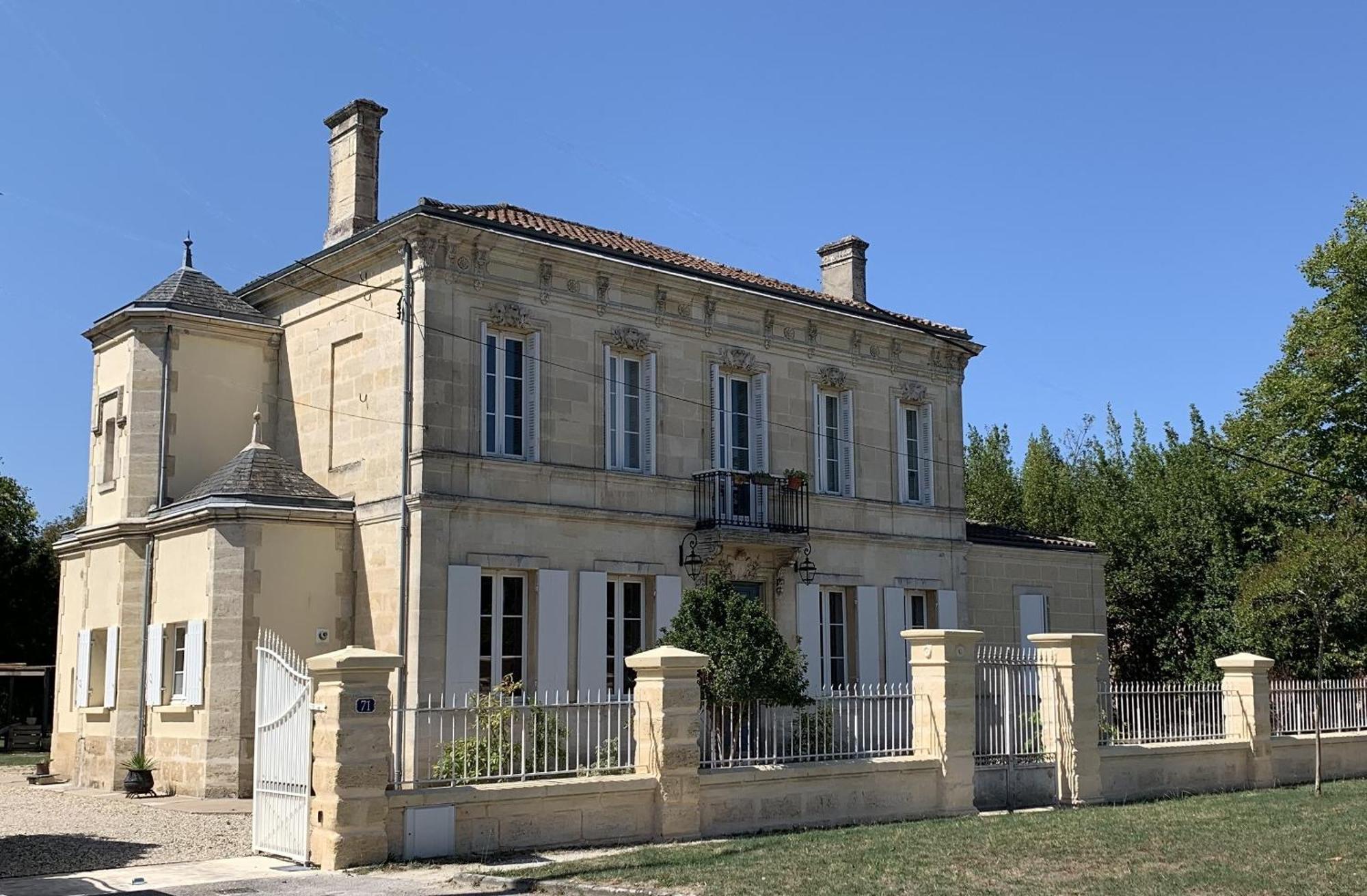 Ambares-et-Lagrave Batisse En Pierre XVII Siecle 115 M² Avec Terrasse 빌라 외부 사진