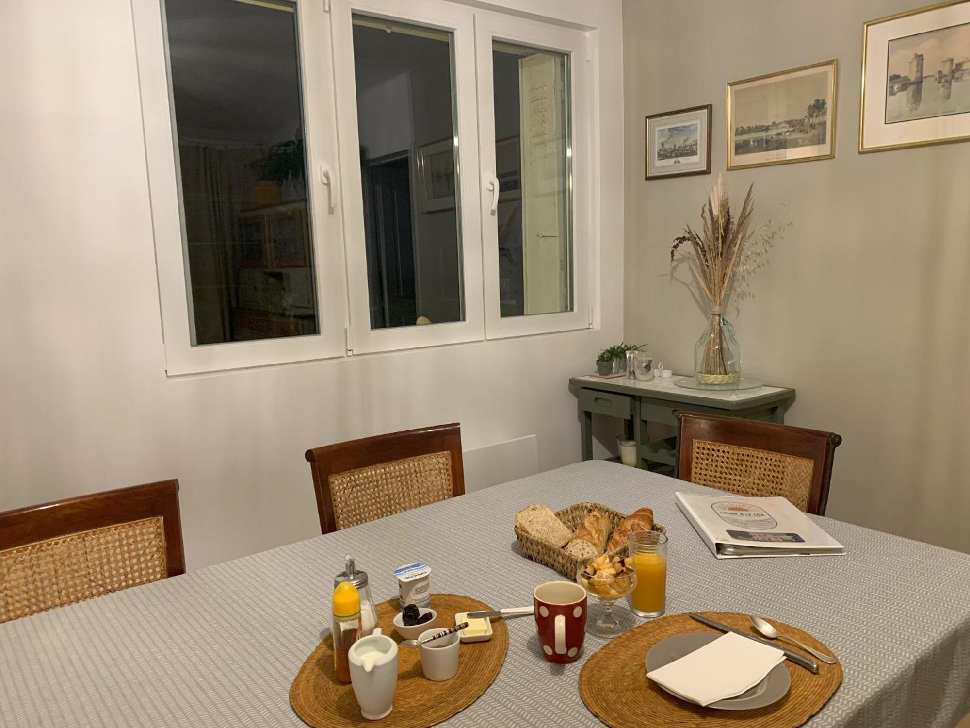 Ambares-et-Lagrave Batisse En Pierre XVII Siecle 115 M² Avec Terrasse 빌라 외부 사진